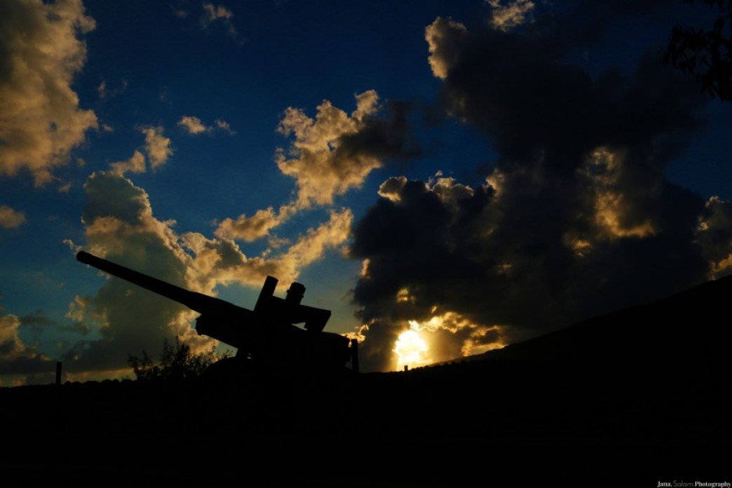 Image of a cannon on a sunset in Lebanon